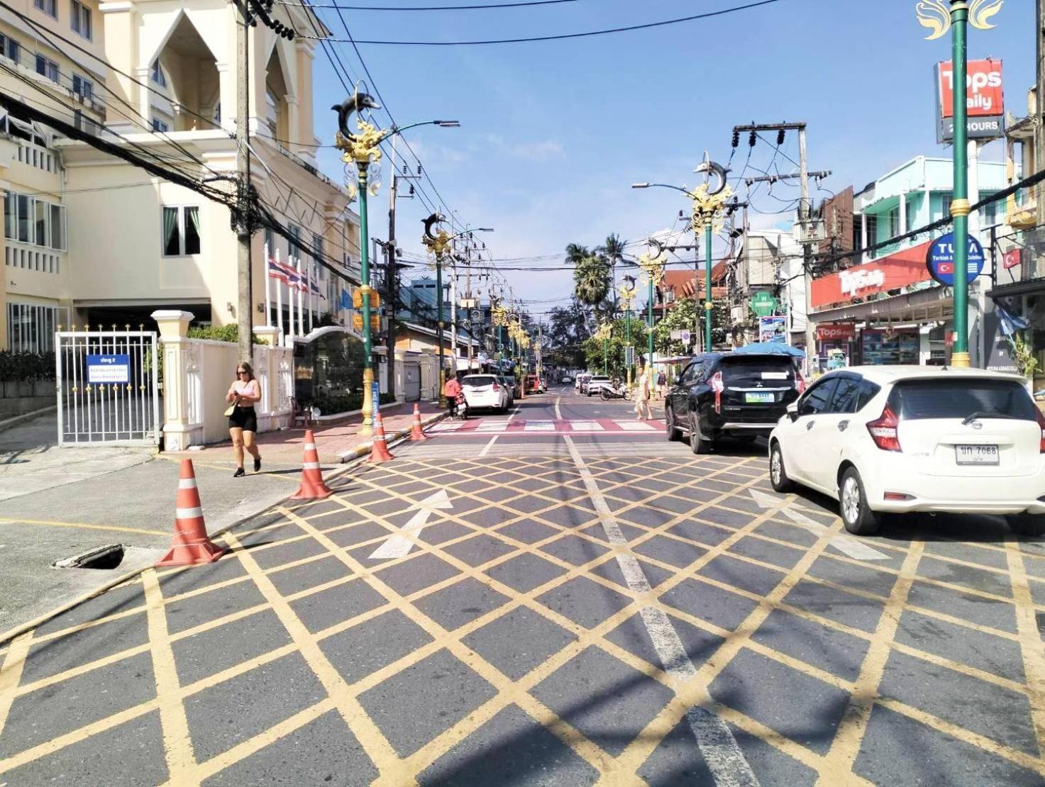 Beachwalk Minotel Patong Екстериор снимка