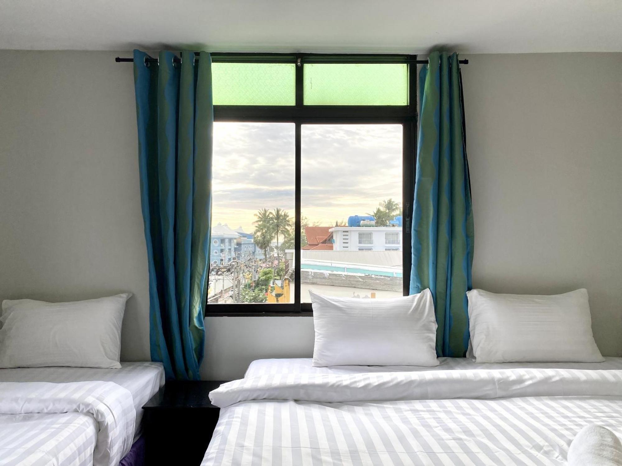 Beachwalk Minotel Patong Екстериор снимка
