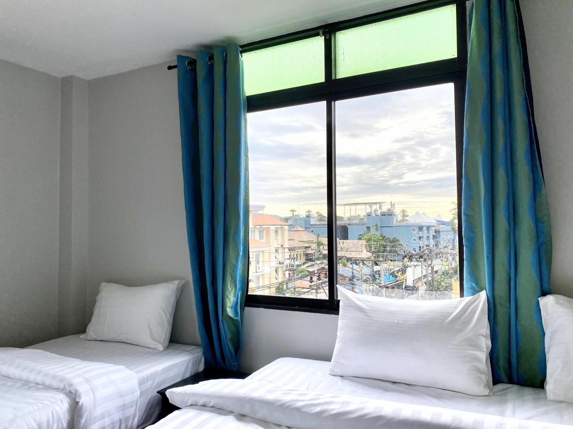 Beachwalk Minotel Patong Екстериор снимка