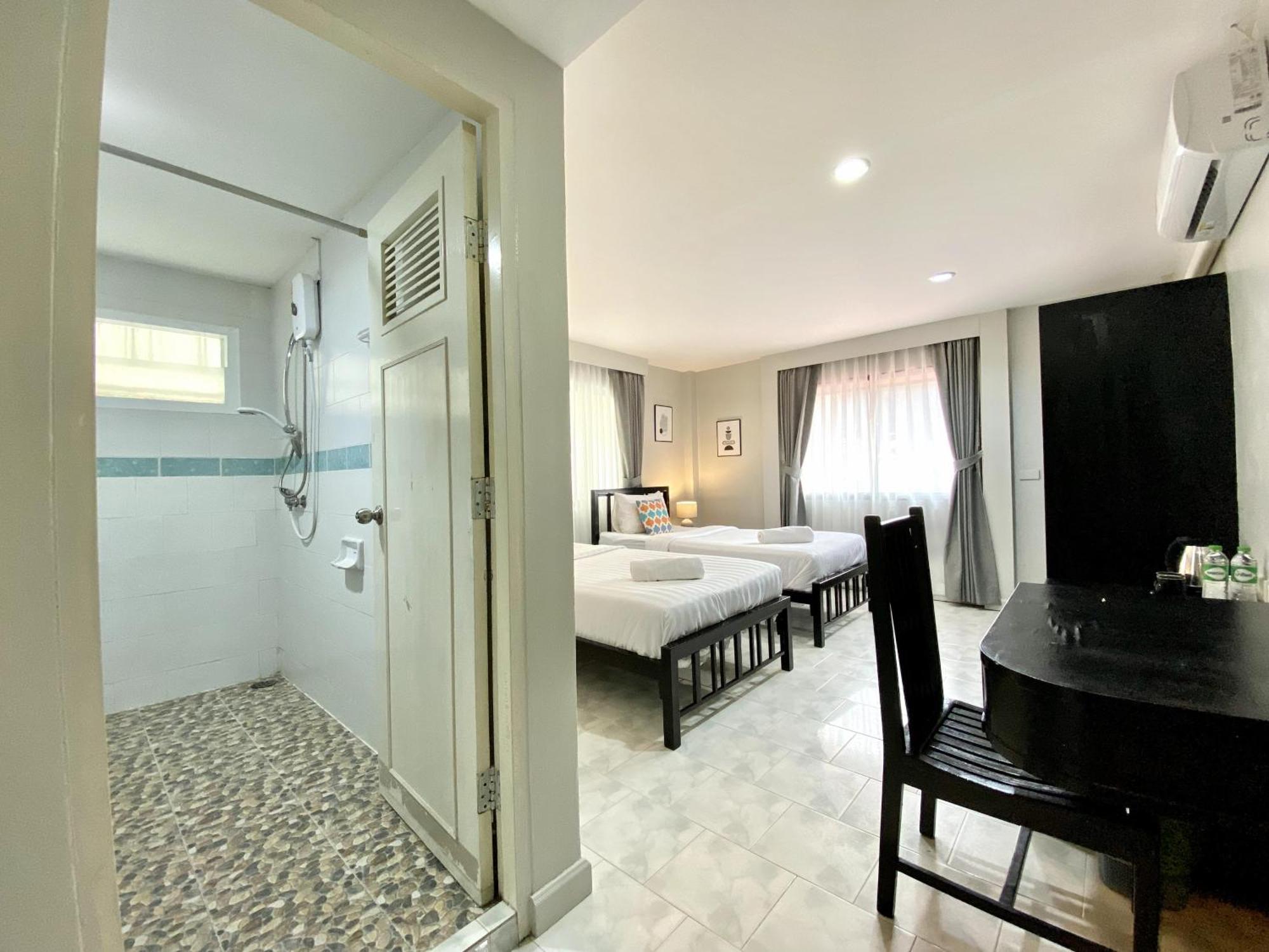 Beachwalk Minotel Patong Екстериор снимка