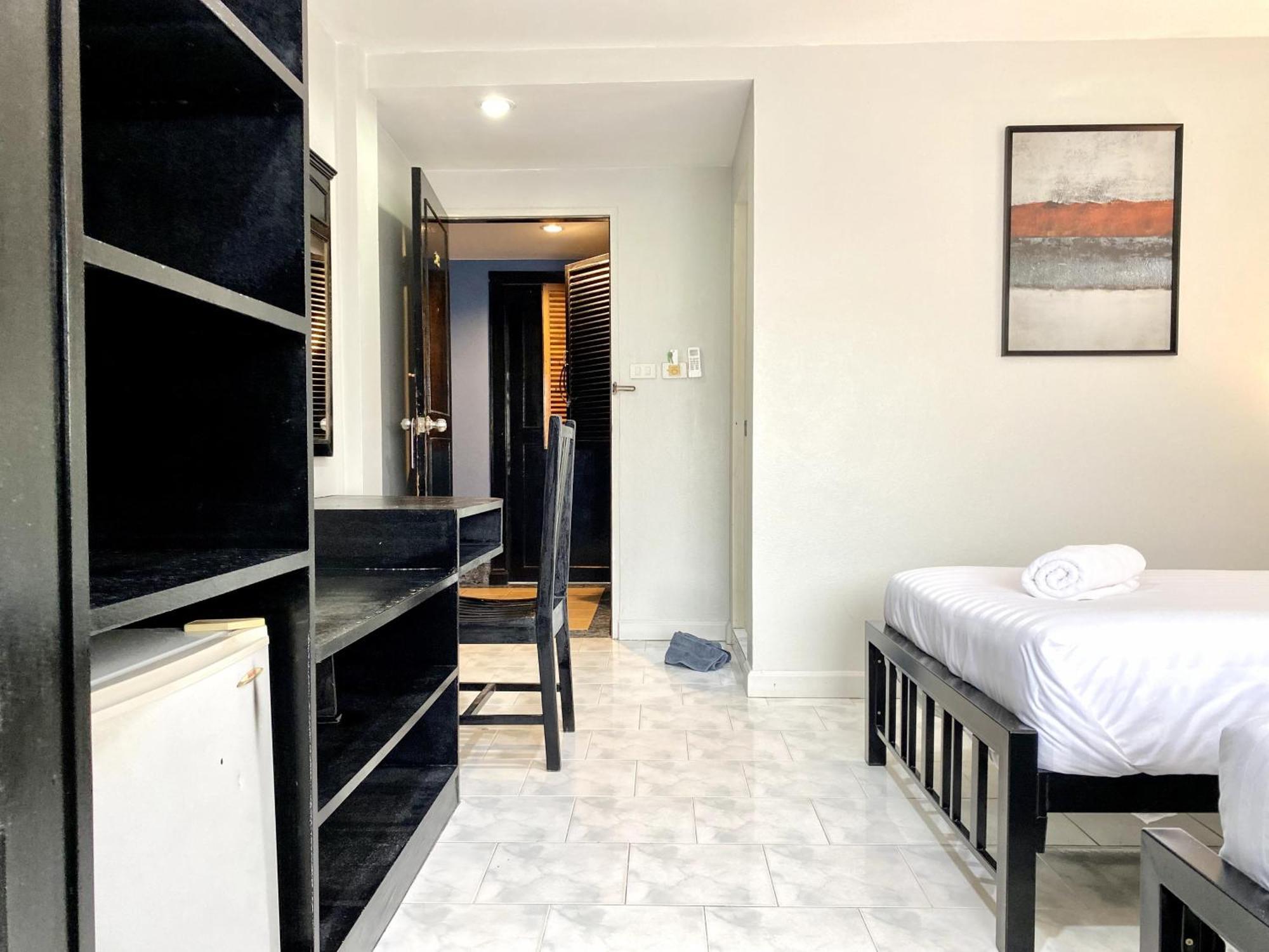 Beachwalk Minotel Patong Екстериор снимка