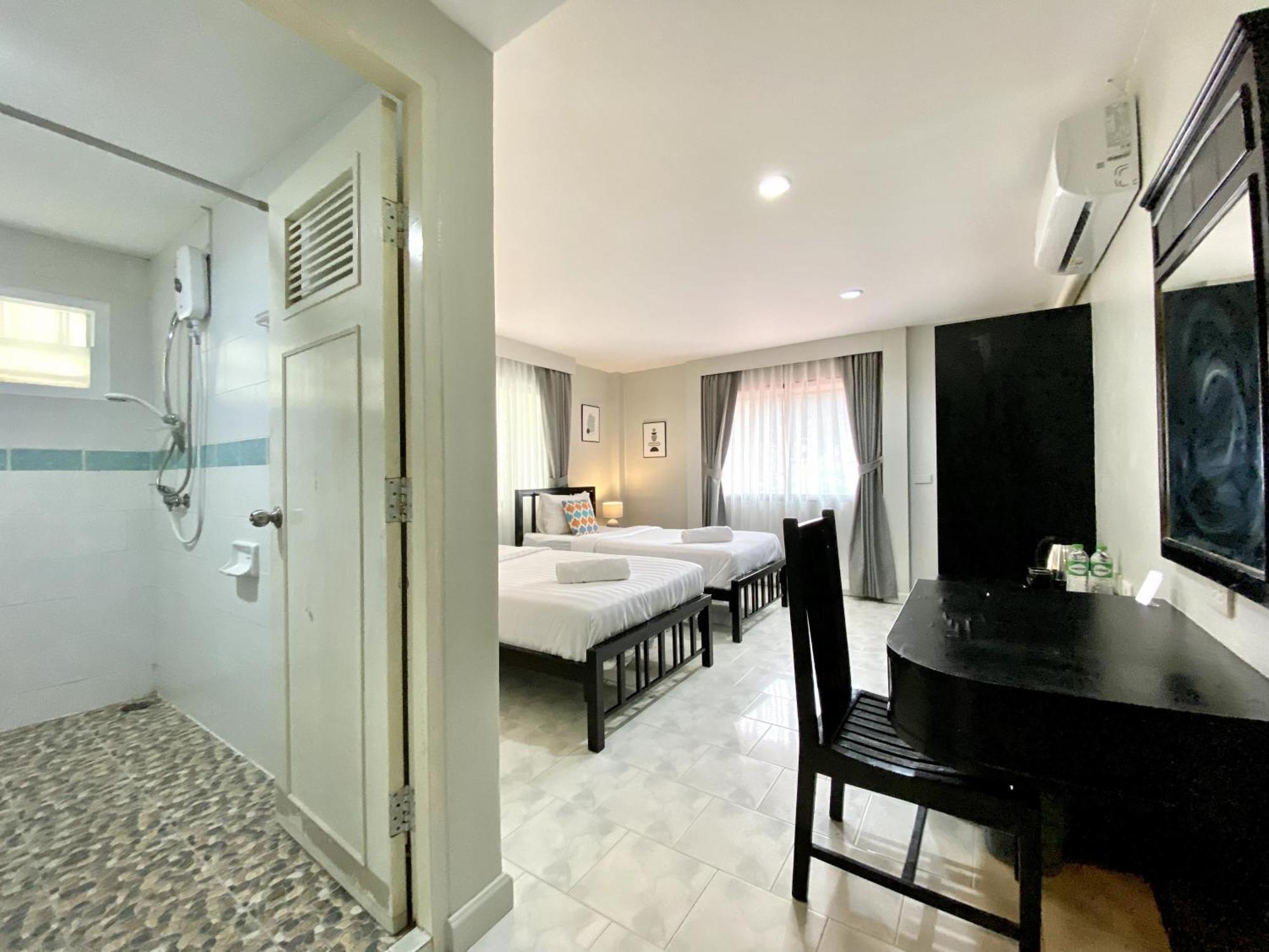 Beachwalk Minotel Patong Екстериор снимка