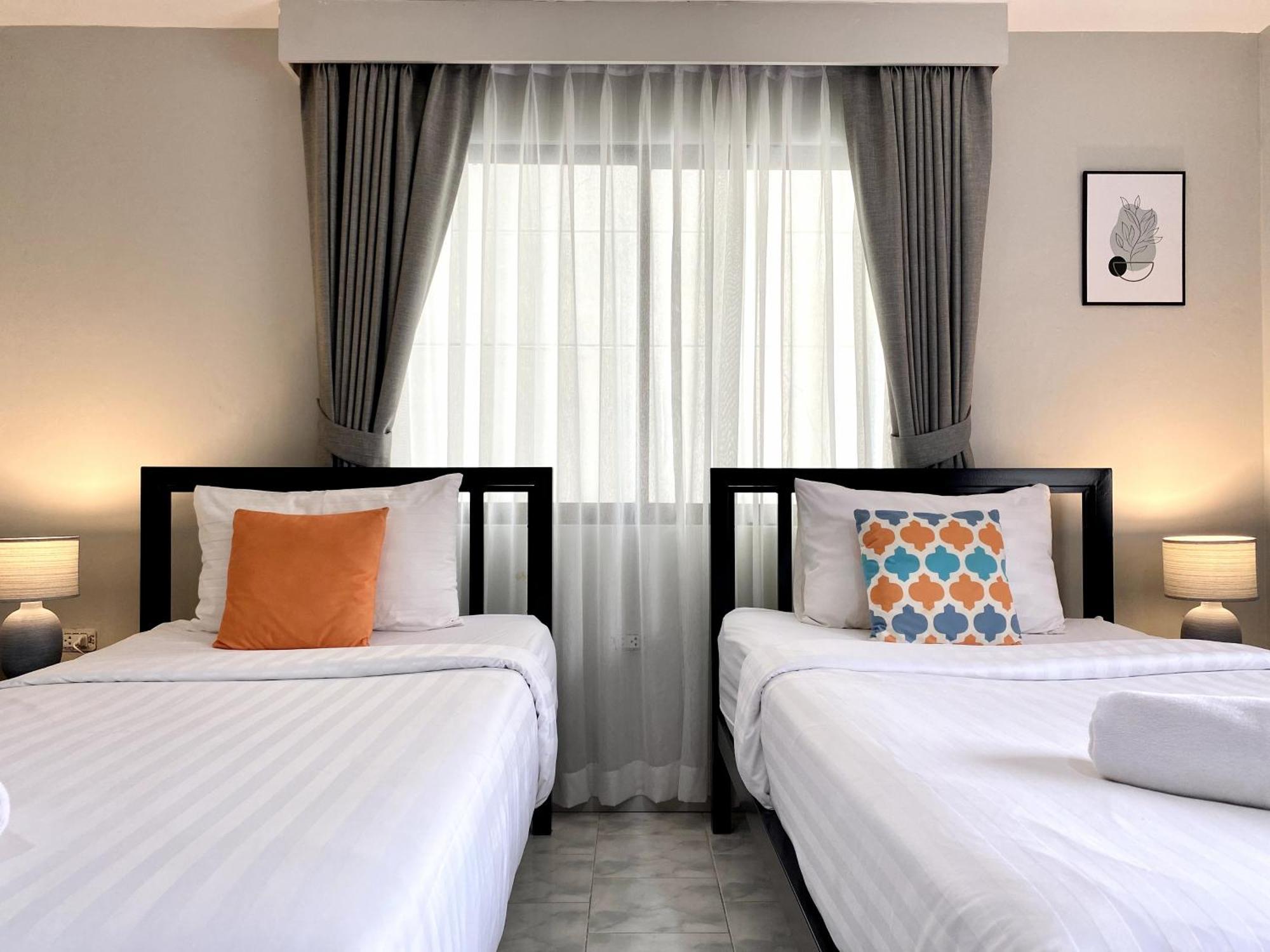 Beachwalk Minotel Patong Екстериор снимка