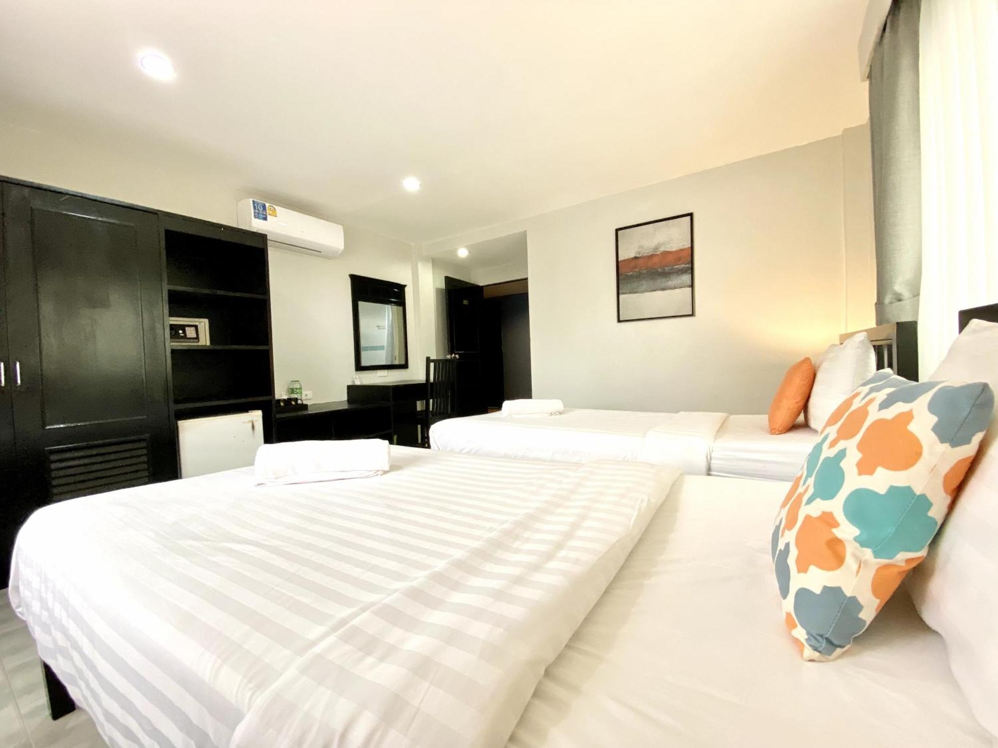 Beachwalk Minotel Patong Екстериор снимка