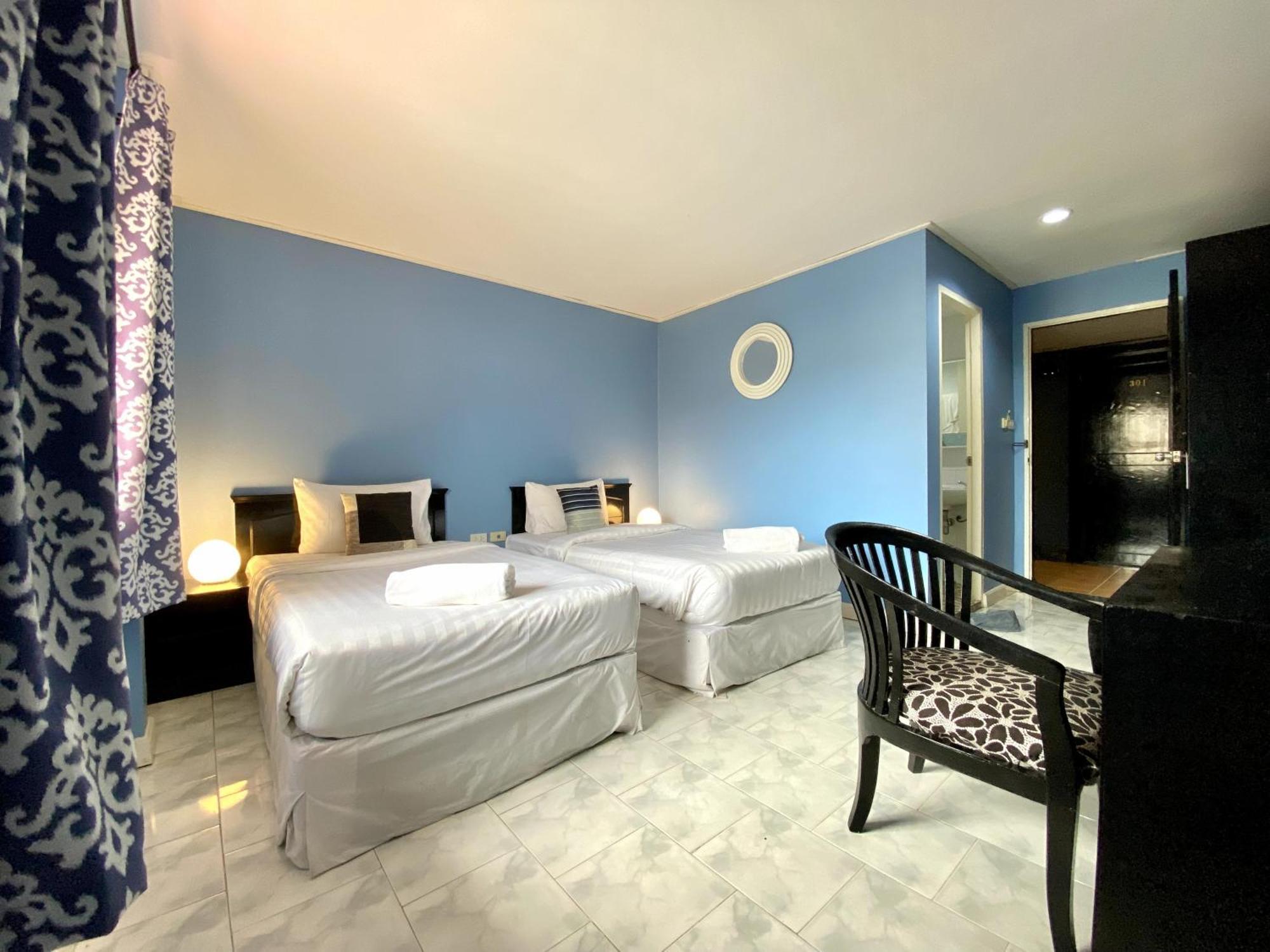 Beachwalk Minotel Patong Екстериор снимка